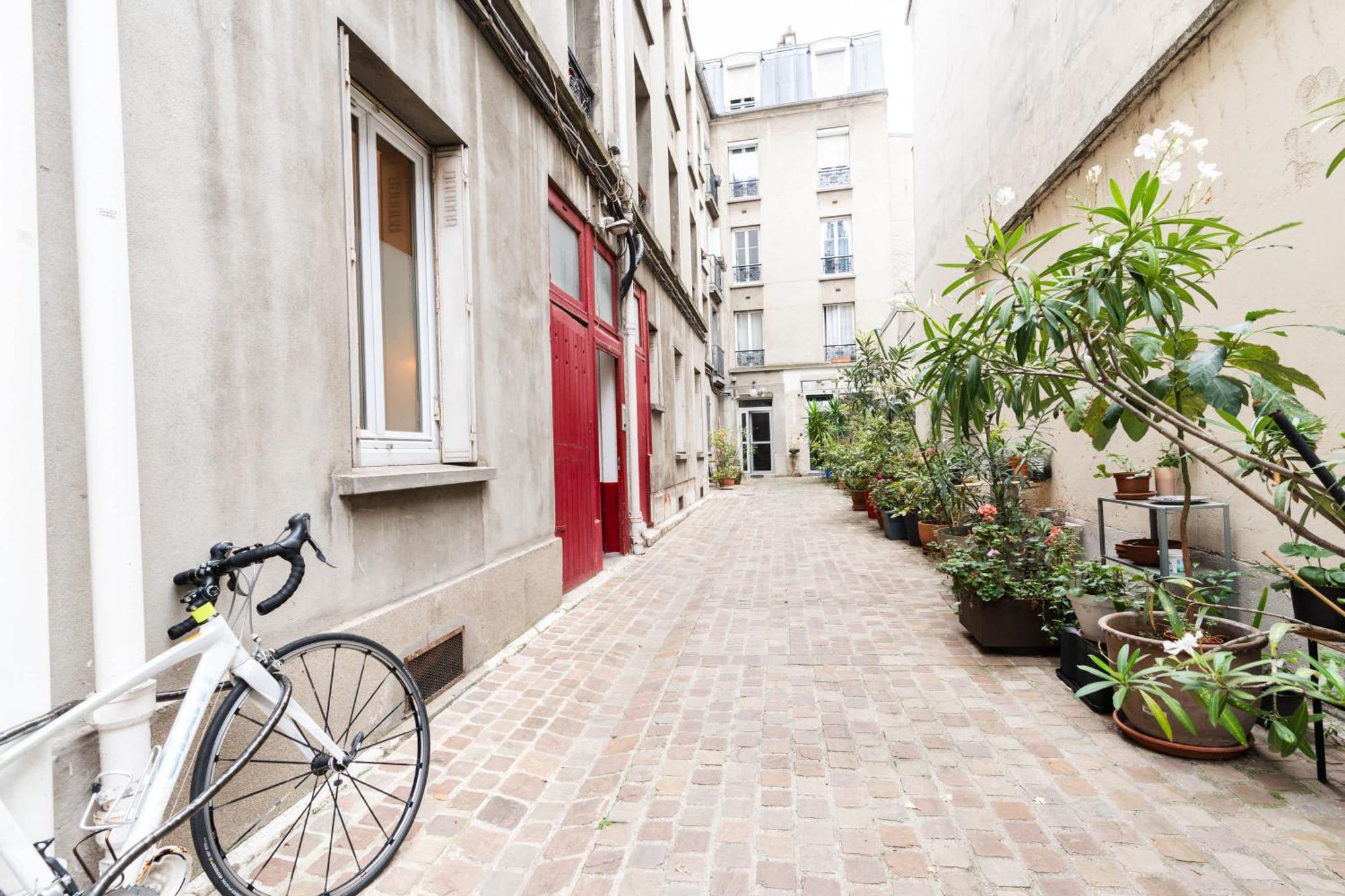 Loft 4 Bedroom Montmartre Pigalle Ac By Lcc Agency Parigi Esterno foto