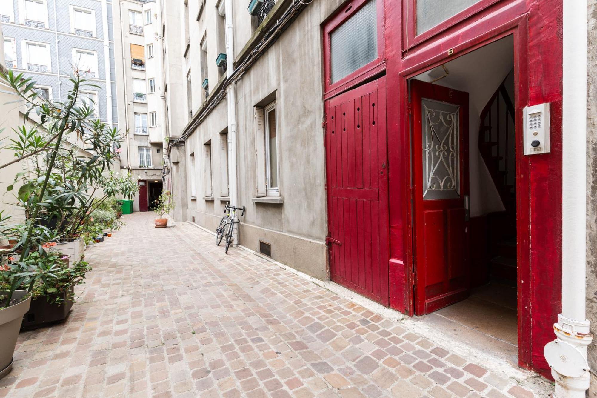 Loft 4 Bedroom Montmartre Pigalle Ac By Lcc Agency Parigi Esterno foto